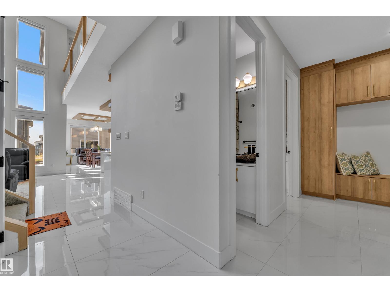 2733 62 AV - Image 11