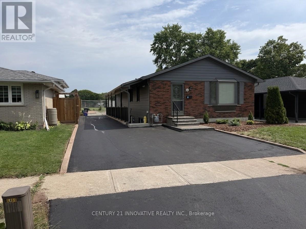 Photo of 541 Chamberlain Road