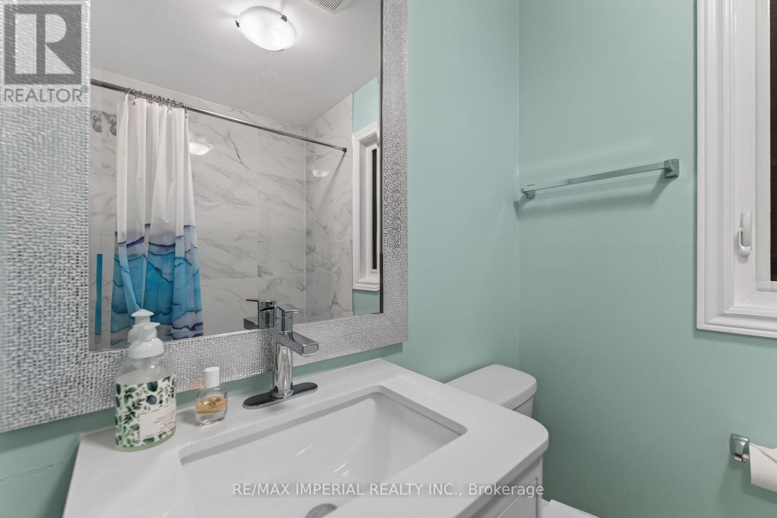60 RADCLIFF PARKWAY - 34