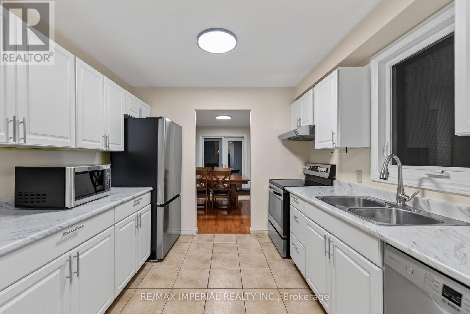 60 RADCLIFF PARKWAY - Image 7