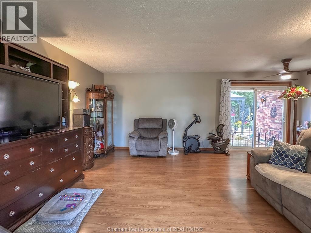 74 Teal DRIVE - Image 5