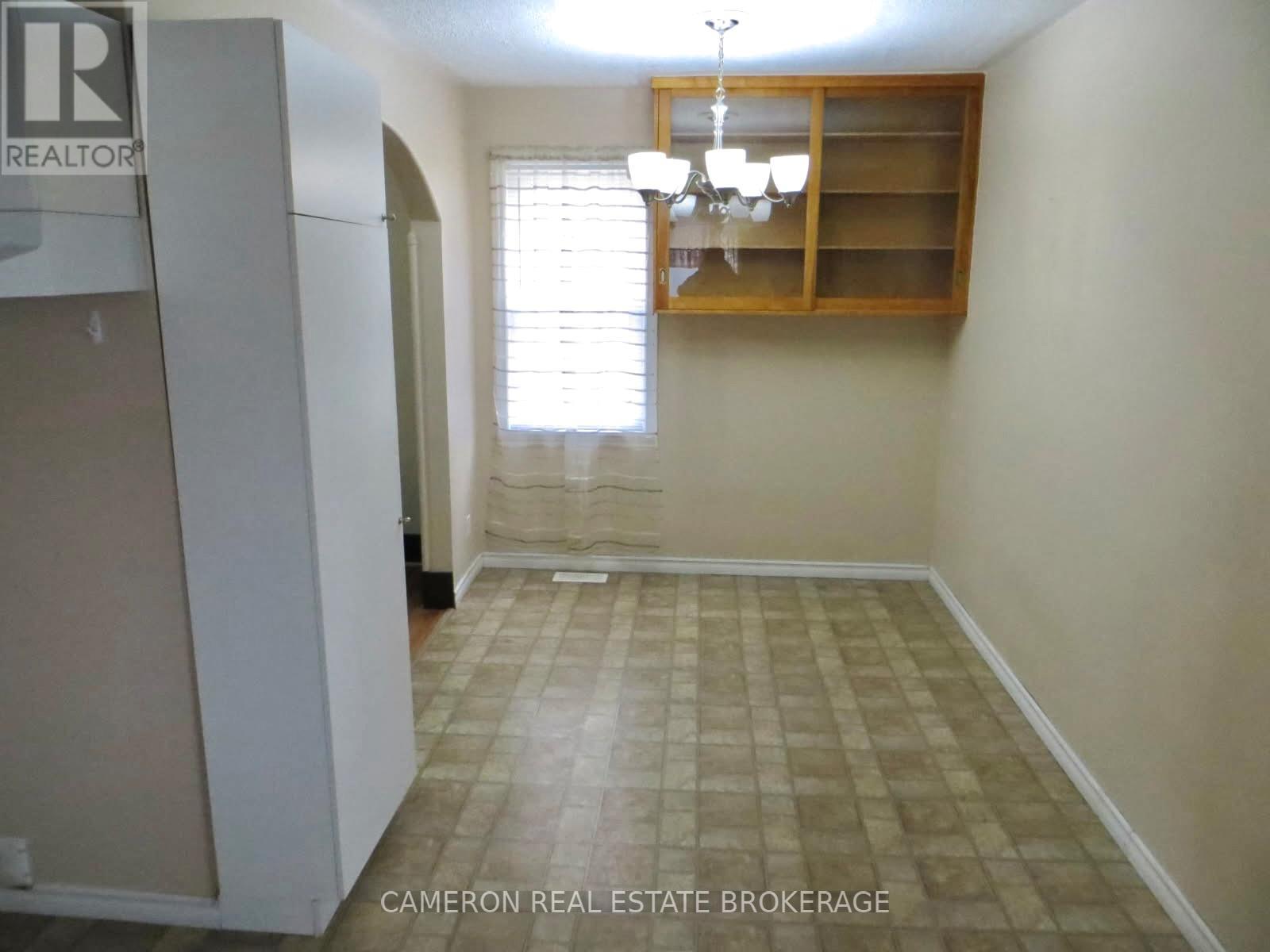 10 PINE LANE - Image 7