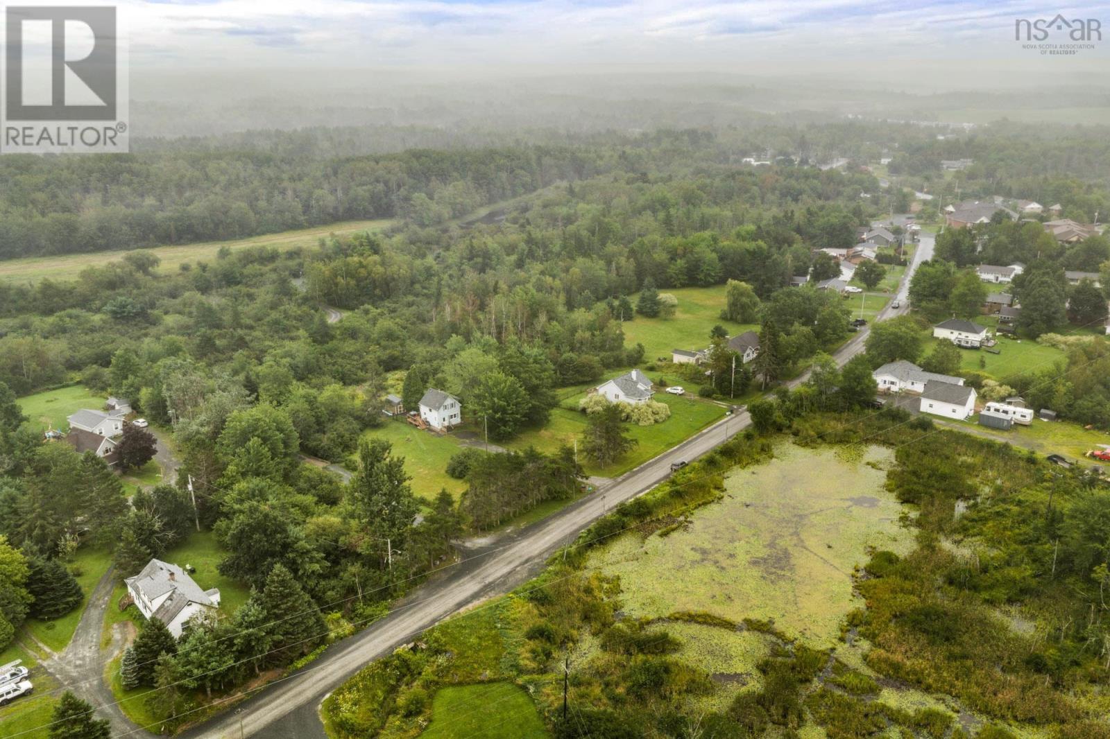 65 Green Road - Image 36