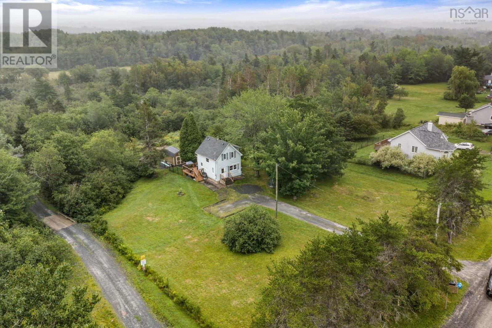 65 Green Road - Image 33