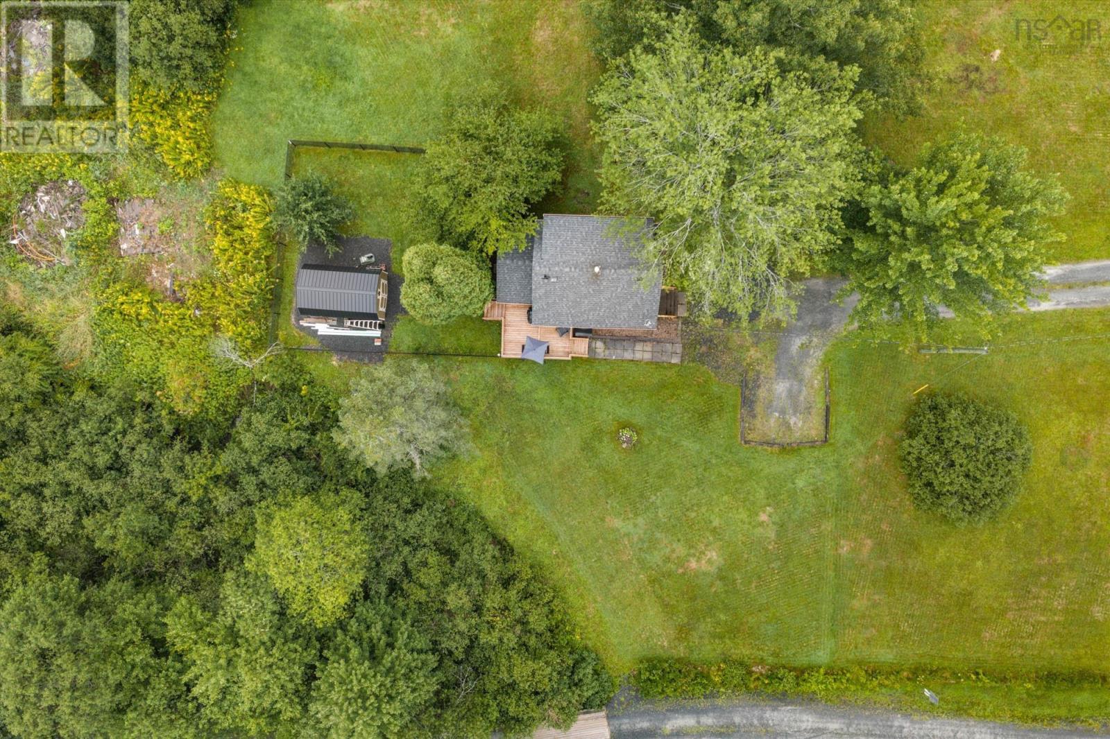 65 Green Road - 37