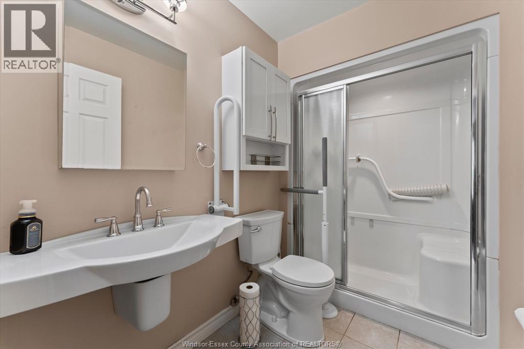 #2 2935 MCKAY AVENUE - 21