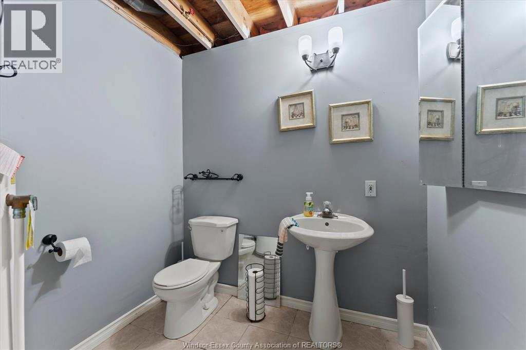 #2 2935 MCKAY AVENUE - 28