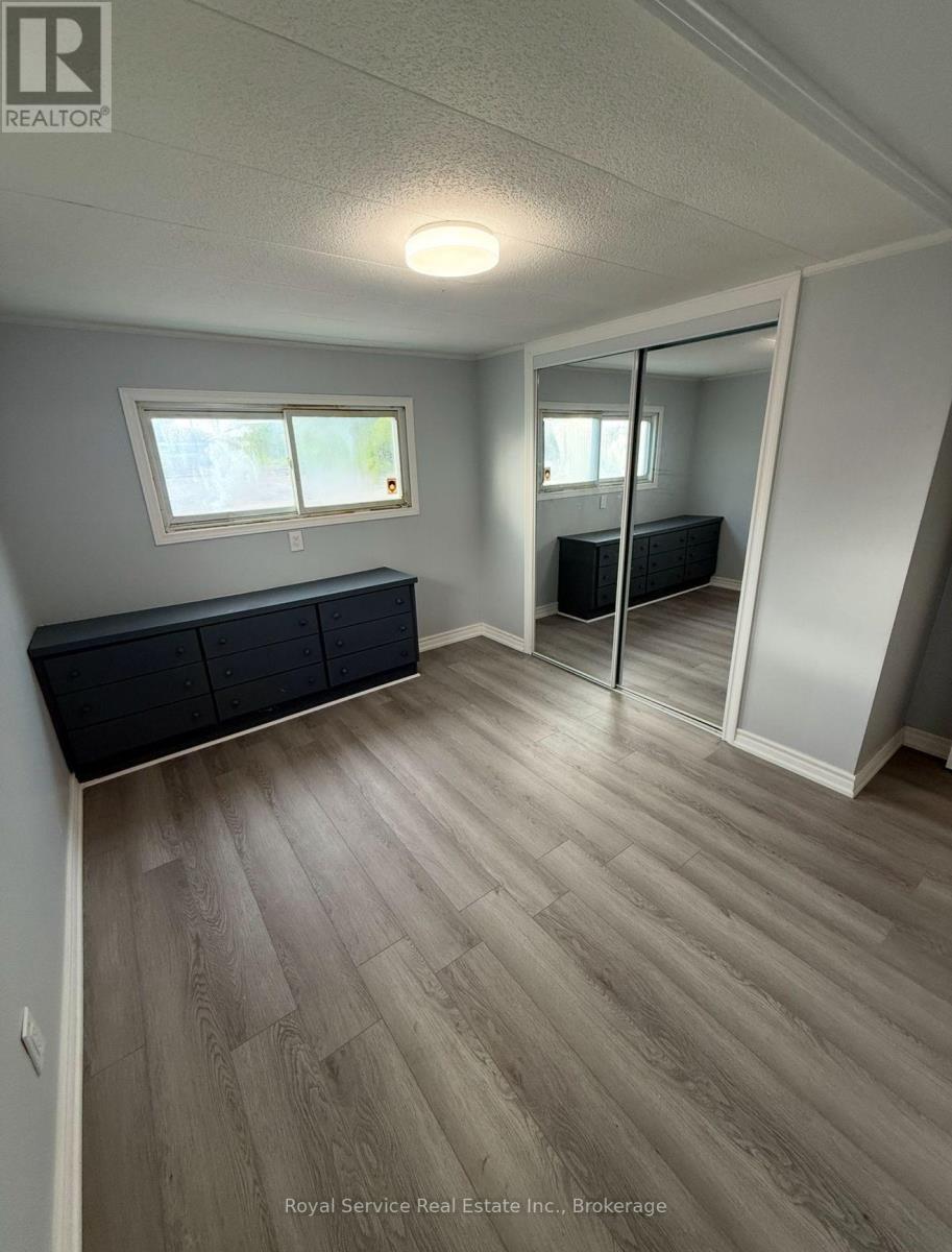 1037 Arthur Street — photo 4