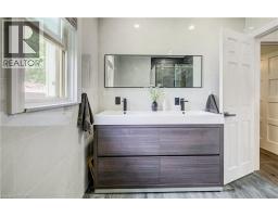 34 St Clair Avenue, Kitchener, ON N2M3Z4 Photo 18