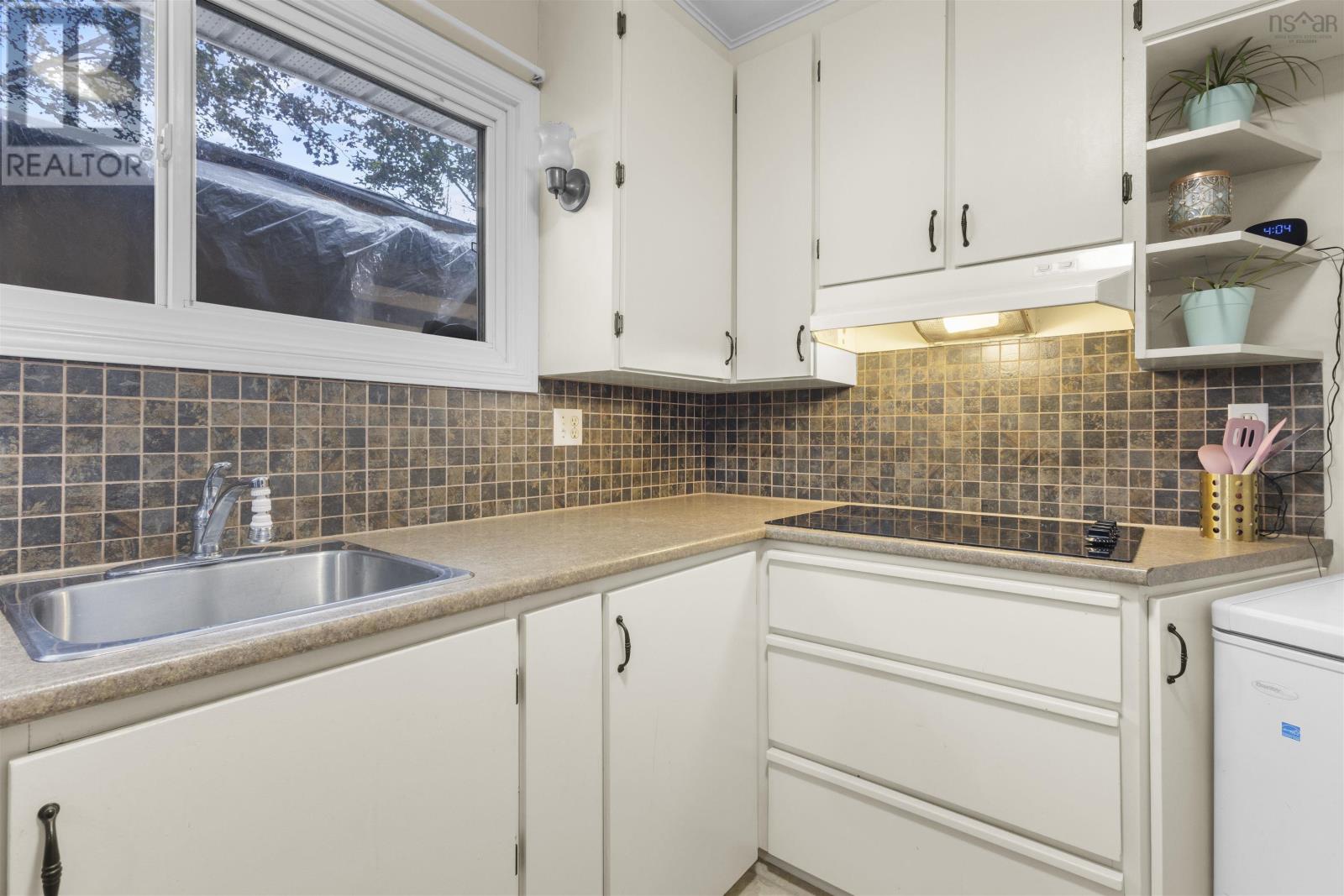 37 Beaver Bank Road - Image 25