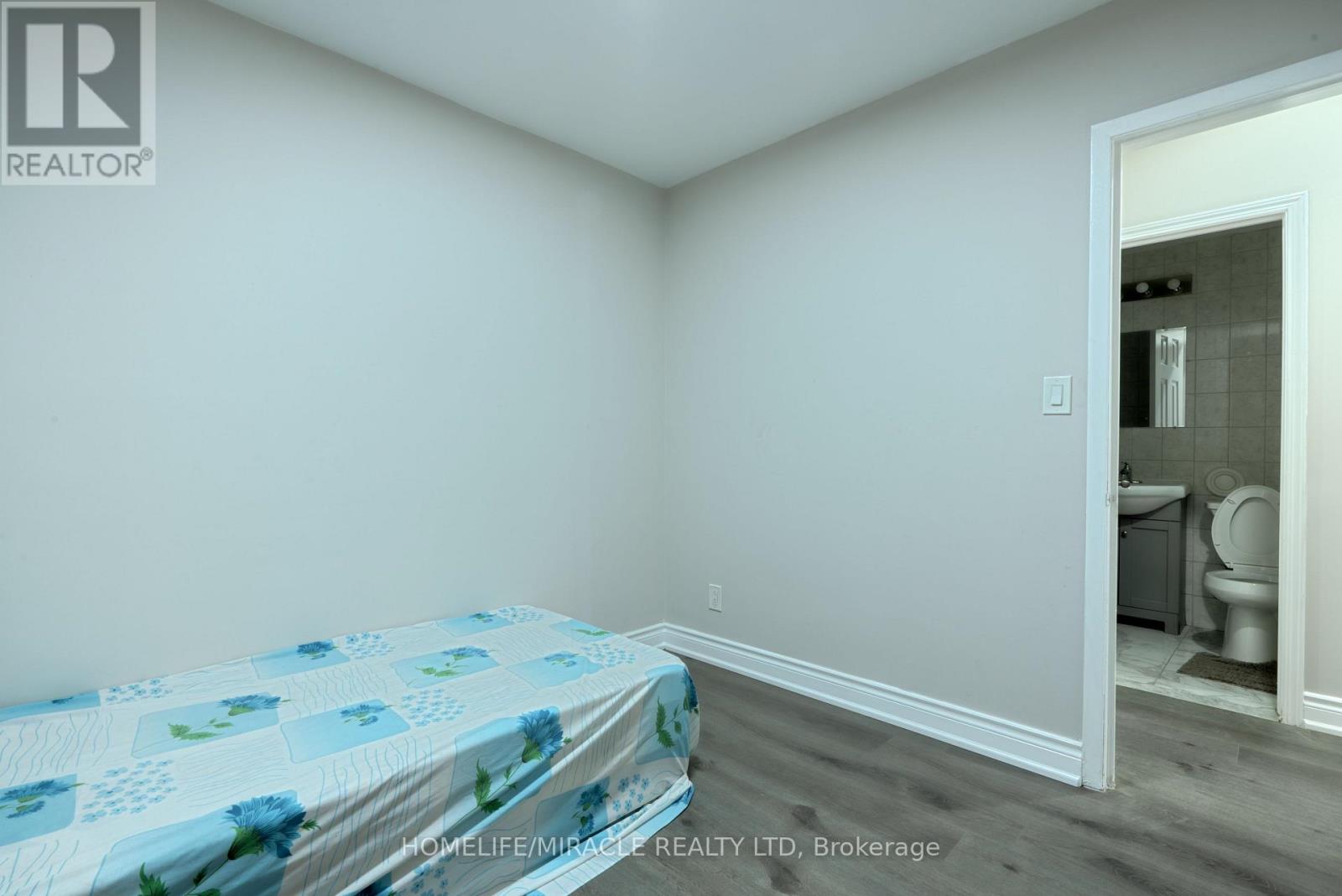 2931 ISLINGTON AVENUE - 12