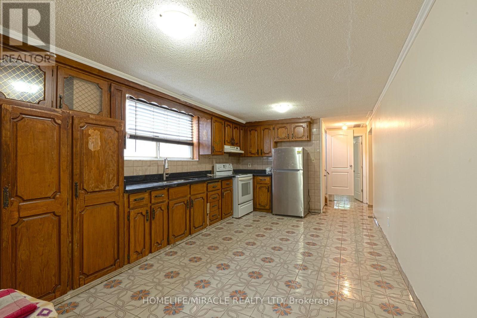 2931 ISLINGTON AVENUE - Image 27