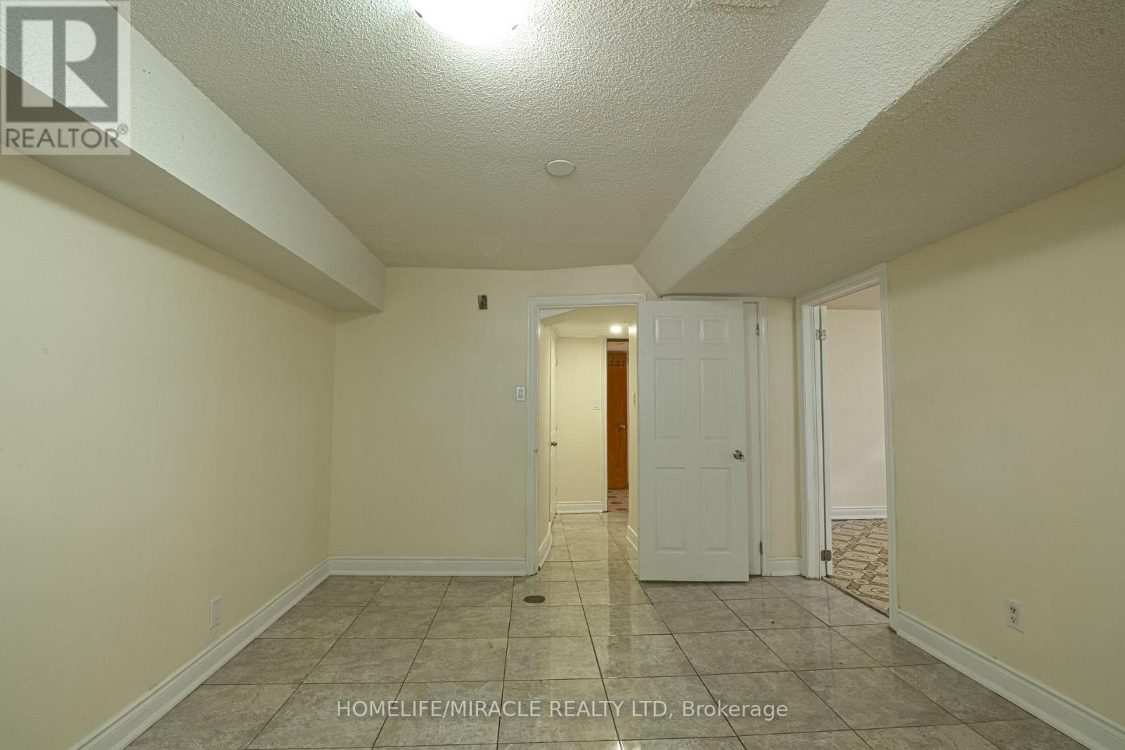 2931 ISLINGTON AVENUE - Image 34