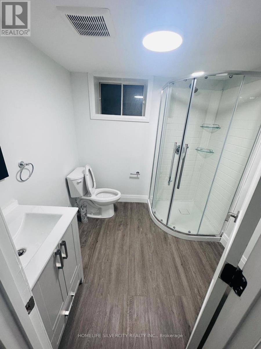 221 EMERSON AVENUE S - Image 22