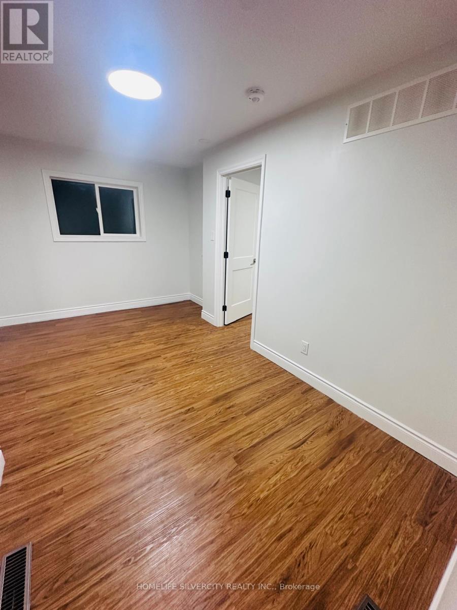 221 EMERSON AVENUE S - Image 42