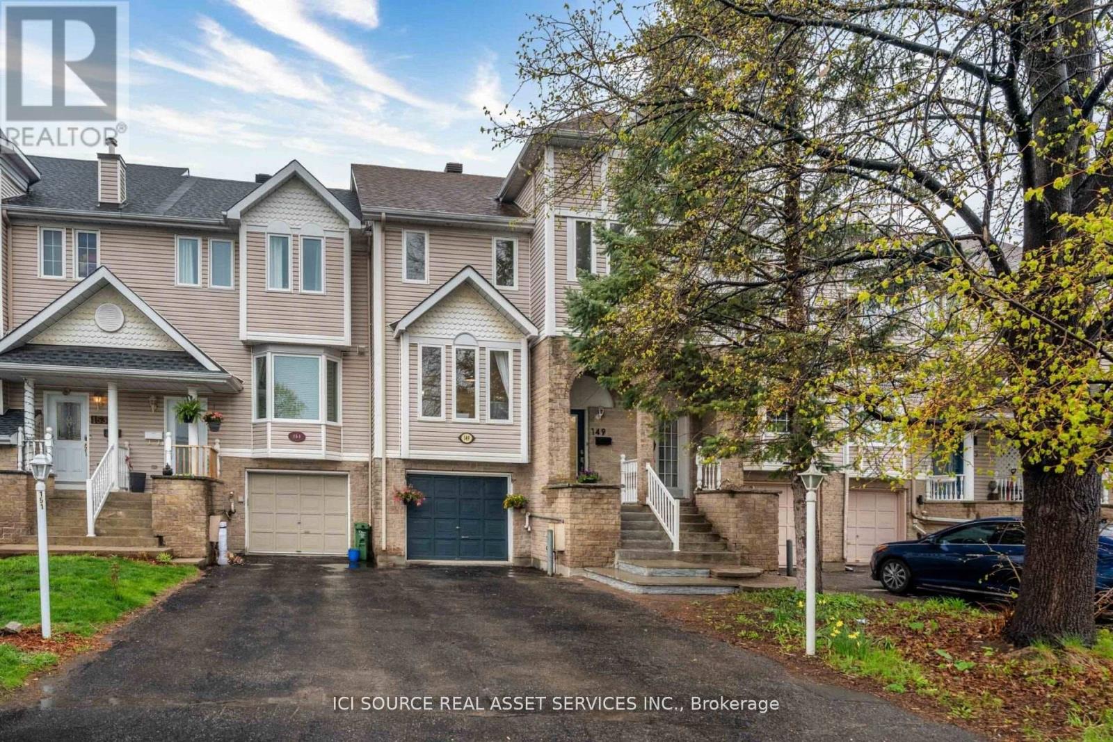 149 WOODGATE WAY - 2