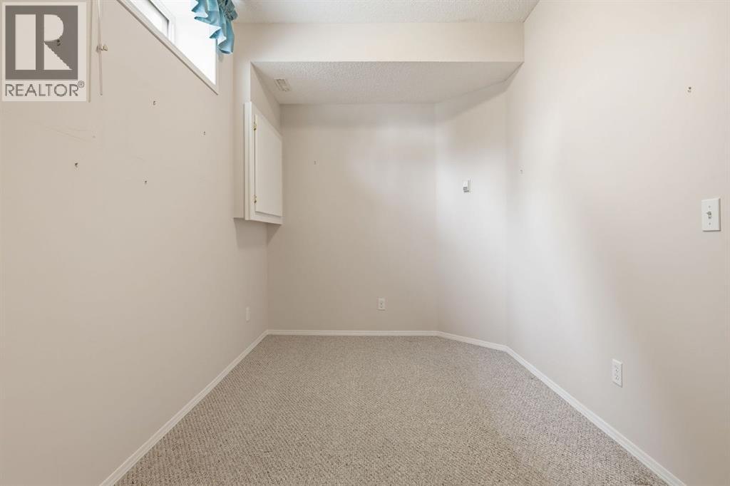 112 Shannon Road SW - 37