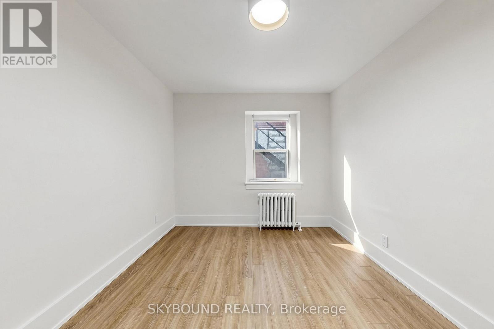 Photo of 1165 Kingston Road