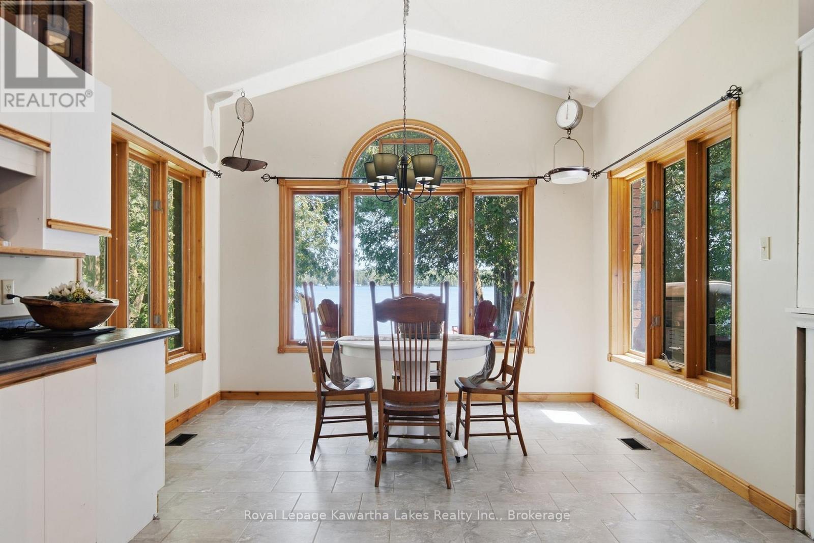 100 PINEWOOD BOULEVARD - 16