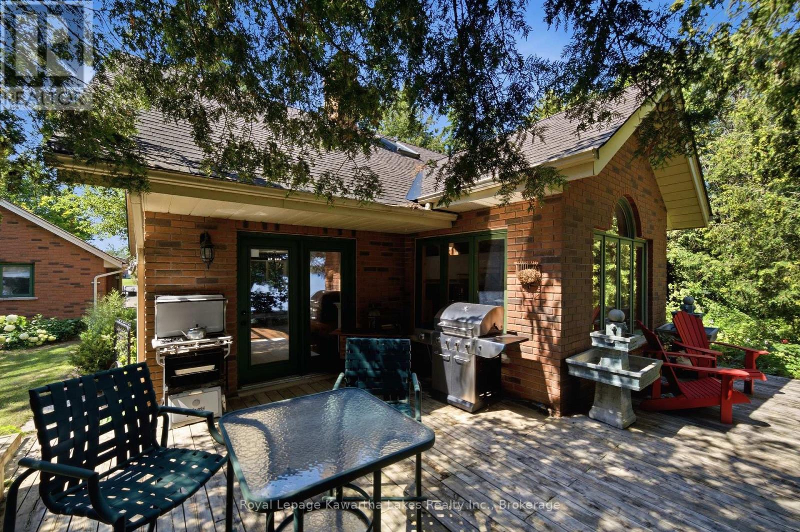 100 PINEWOOD BOULEVARD - Image 37