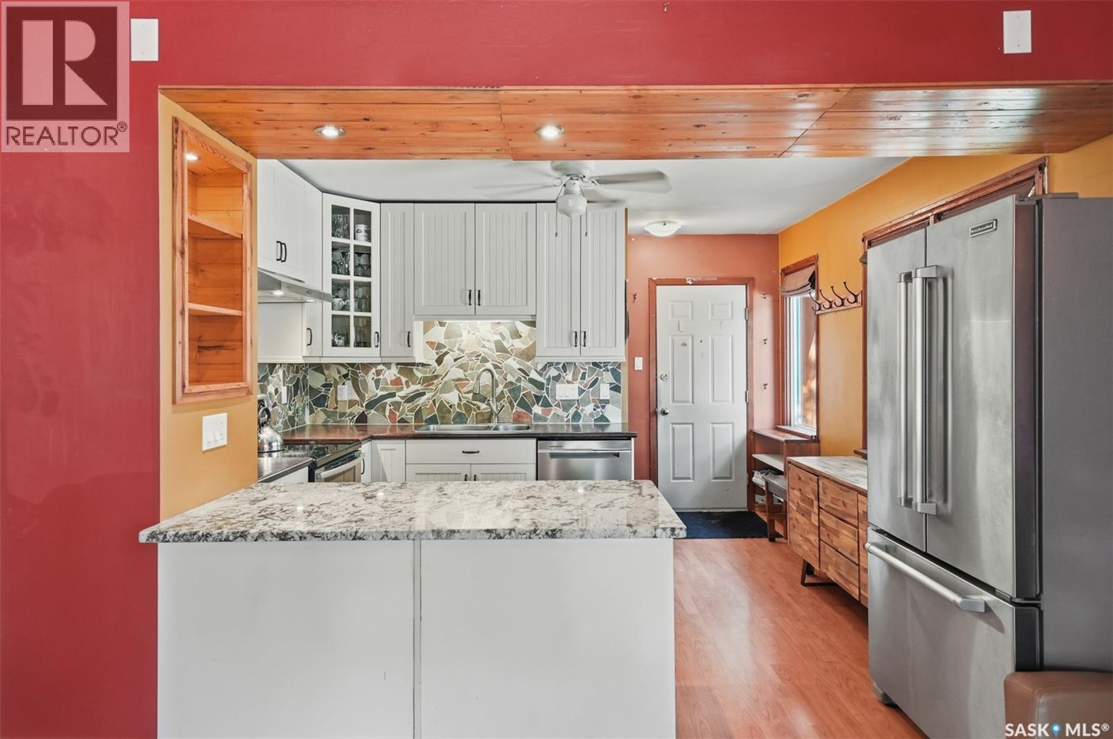 301 Taylor STREET W - Image 10