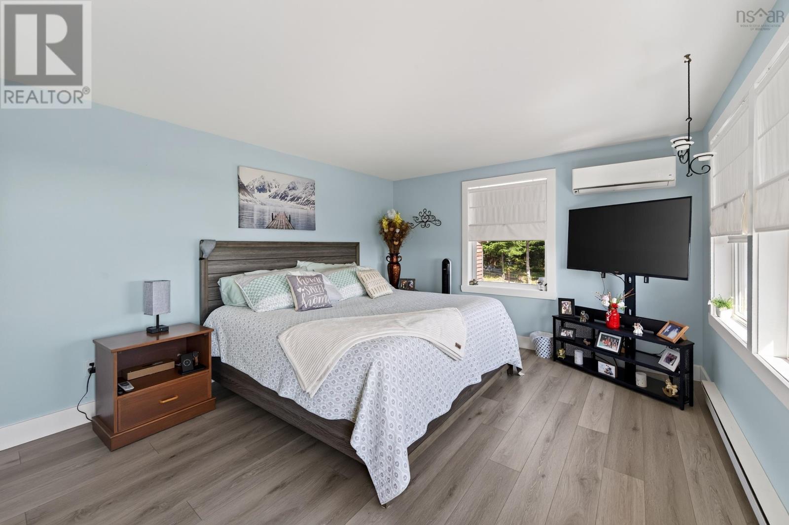 16335 Highway 7 - Image 23