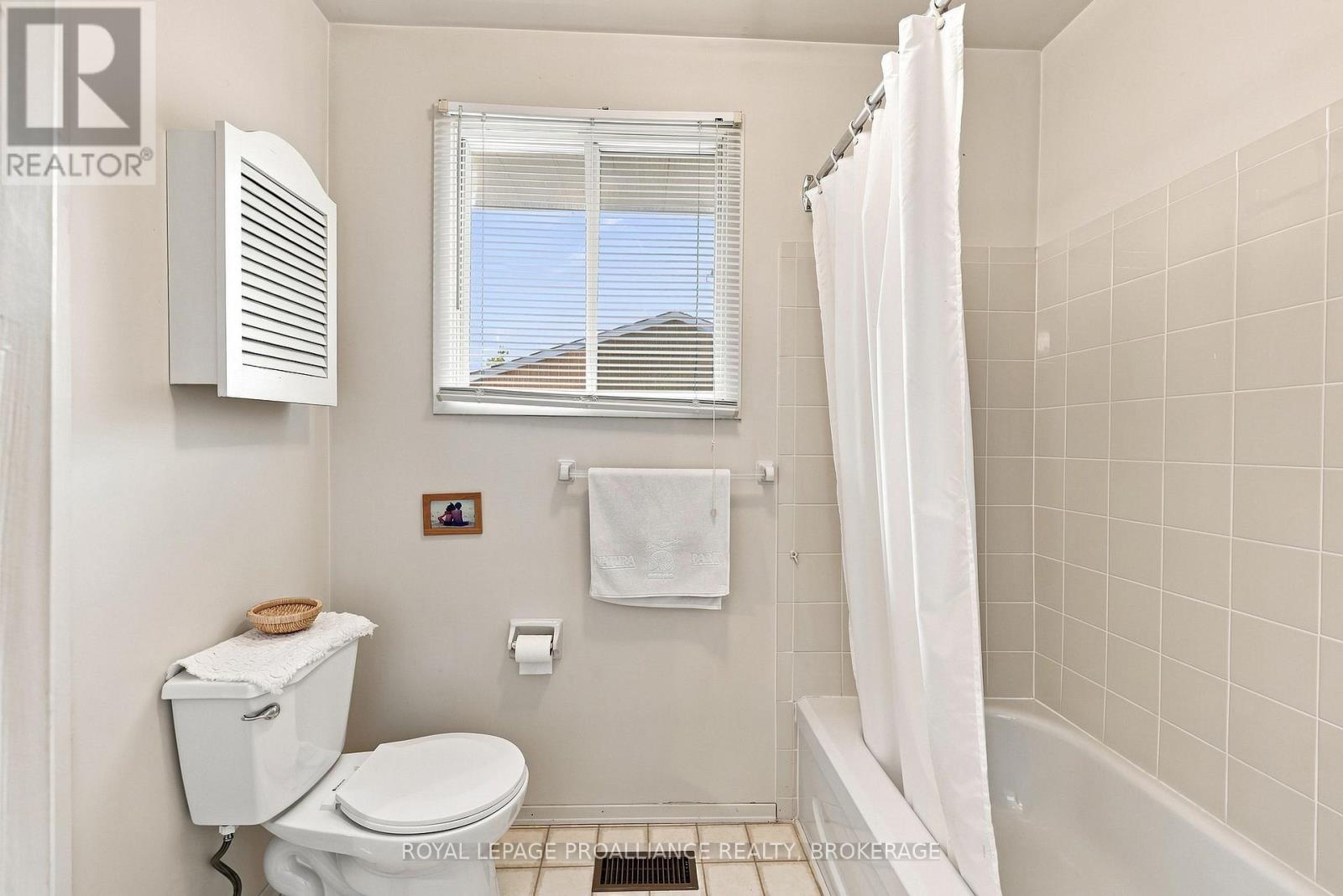 951 NEWCASTLE STREET - 40