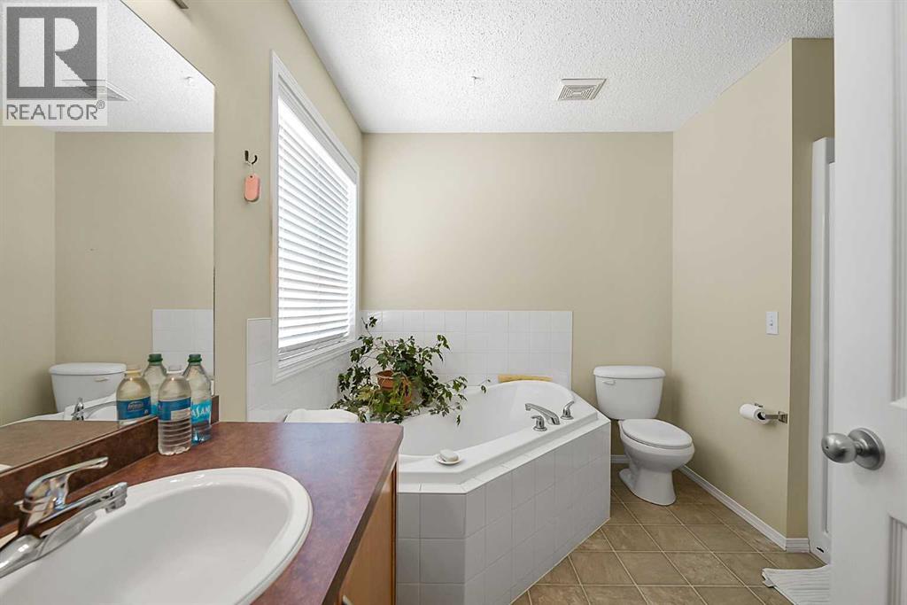 13 Tuscany Ridge Mews NW - 22