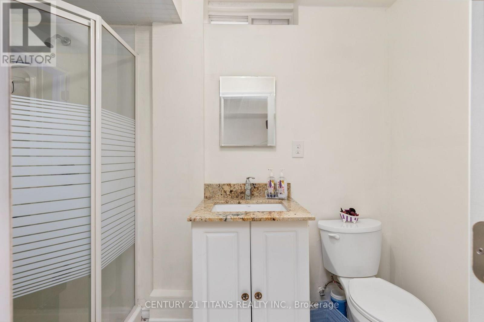 69 RAMPART CRESCENT - 32
