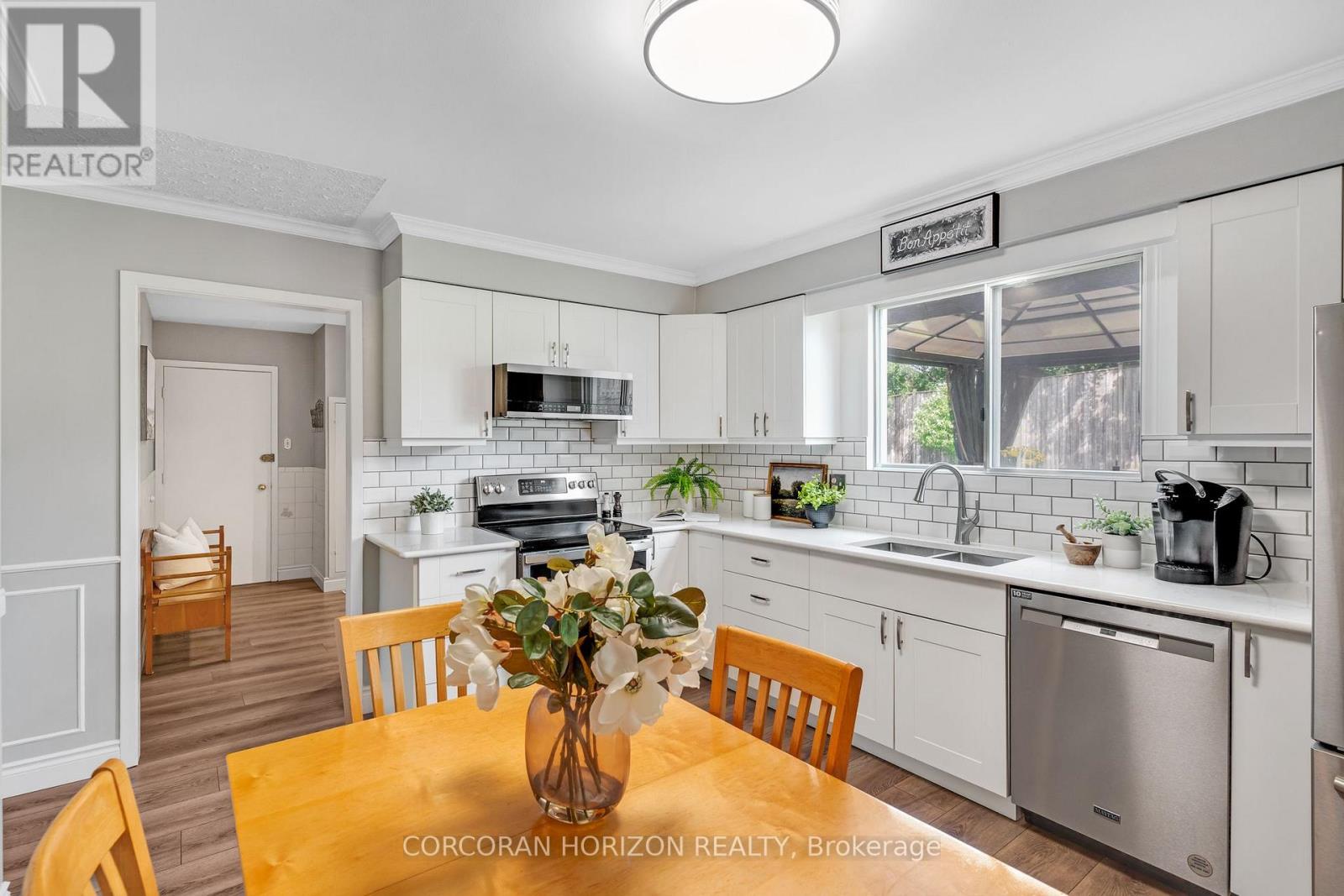 8 BLUE SPRUCE COURT - 15