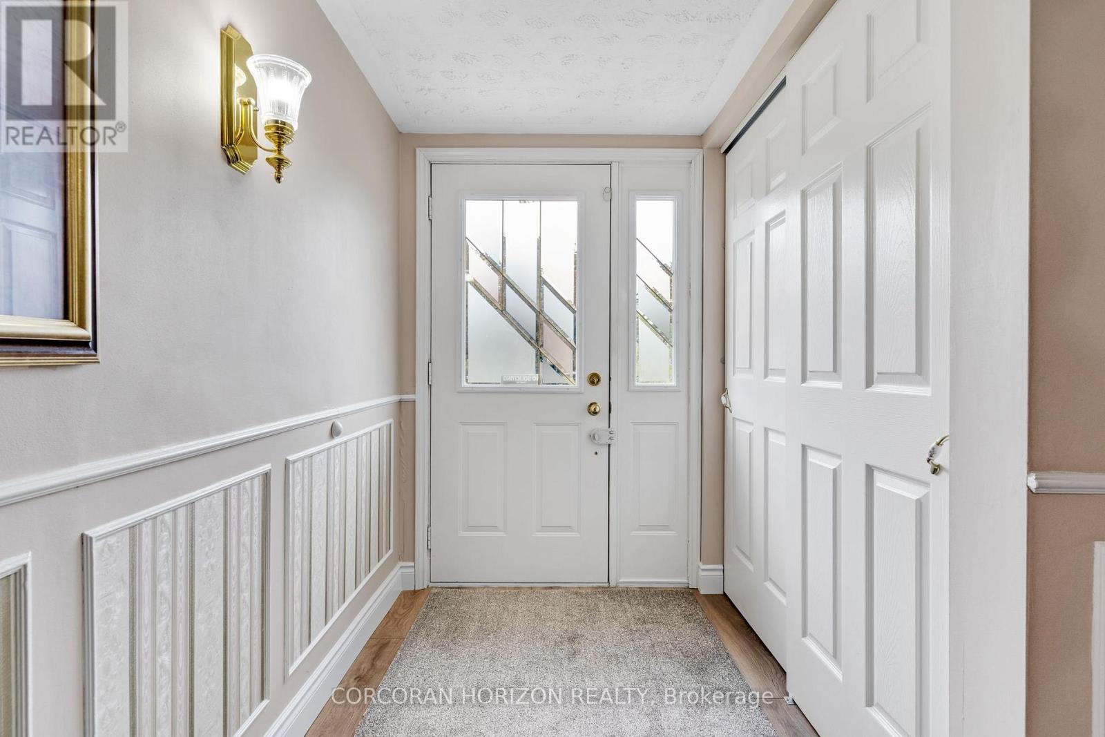 8 BLUE SPRUCE COURT — photo 2