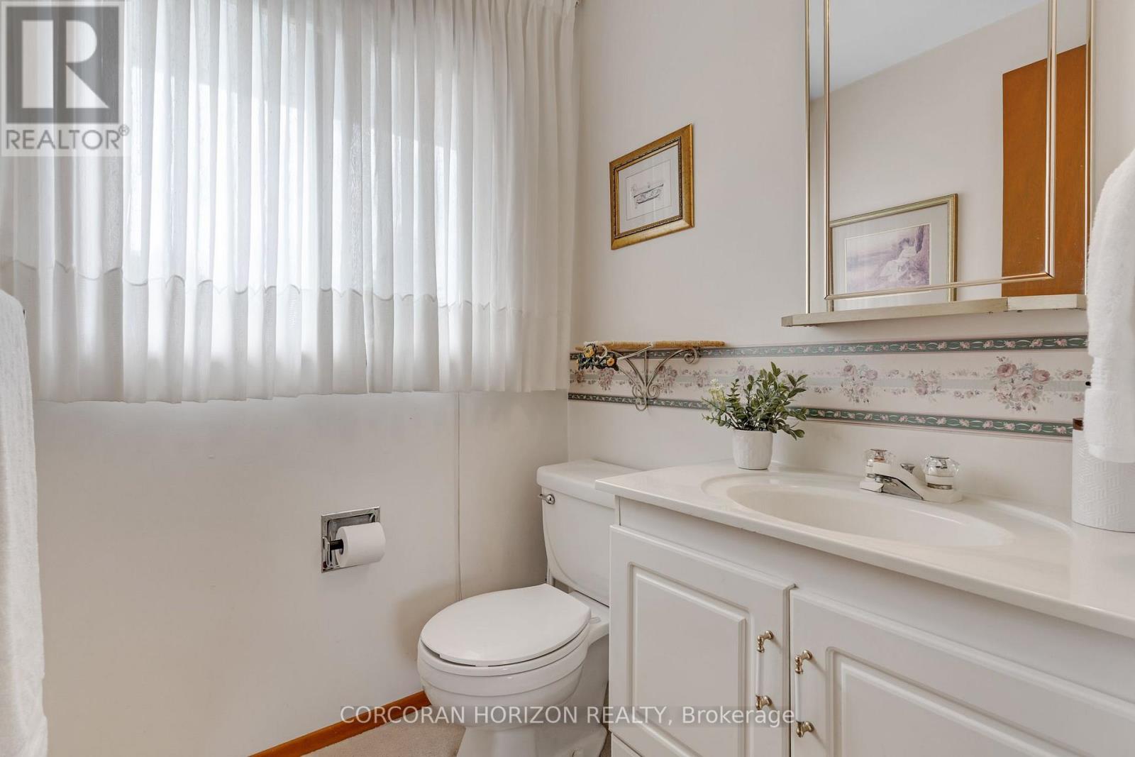 8 BLUE SPRUCE COURT - 23