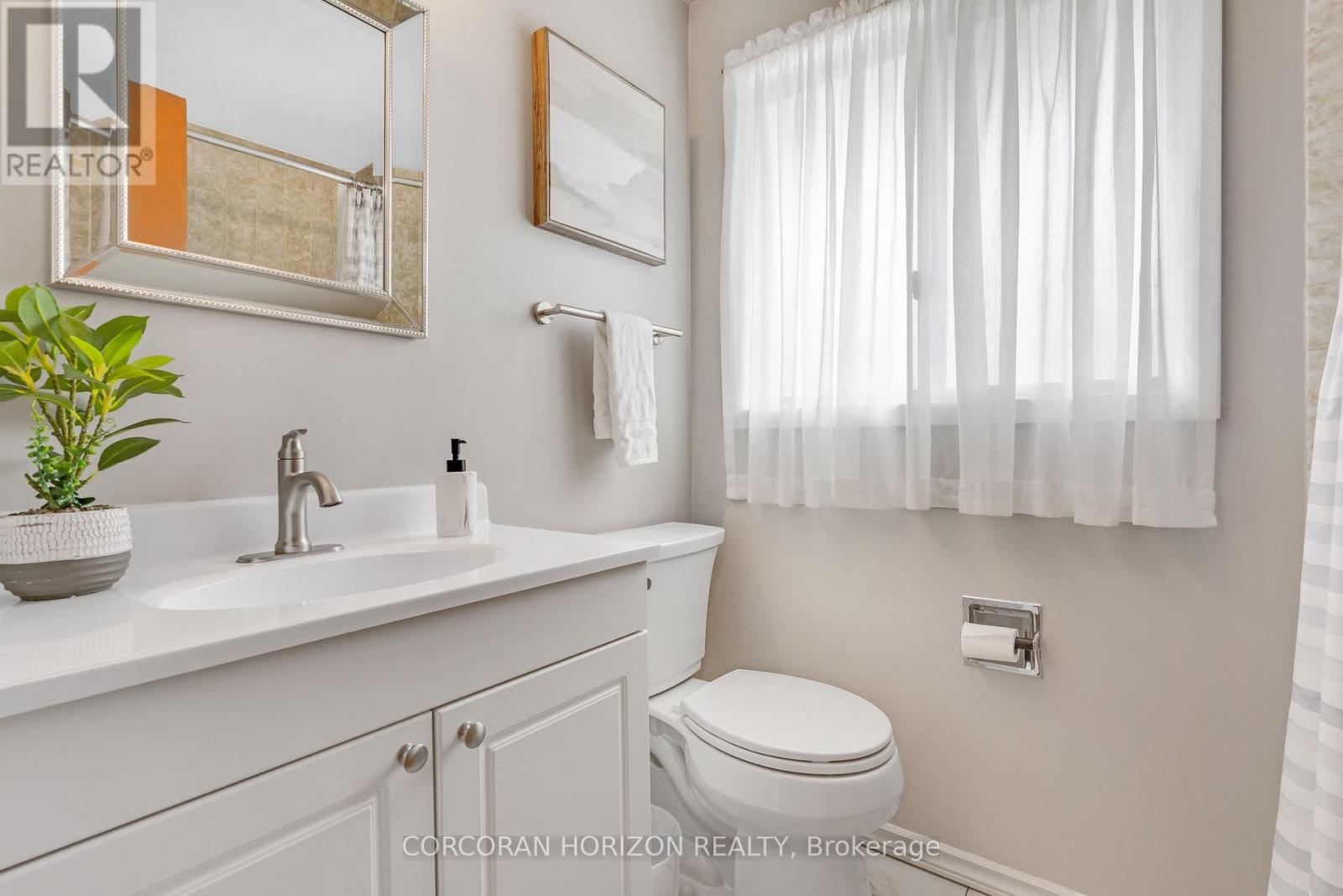 8 BLUE SPRUCE COURT - 24