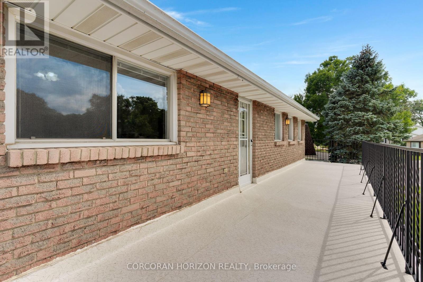 8 BLUE SPRUCE COURT - 27