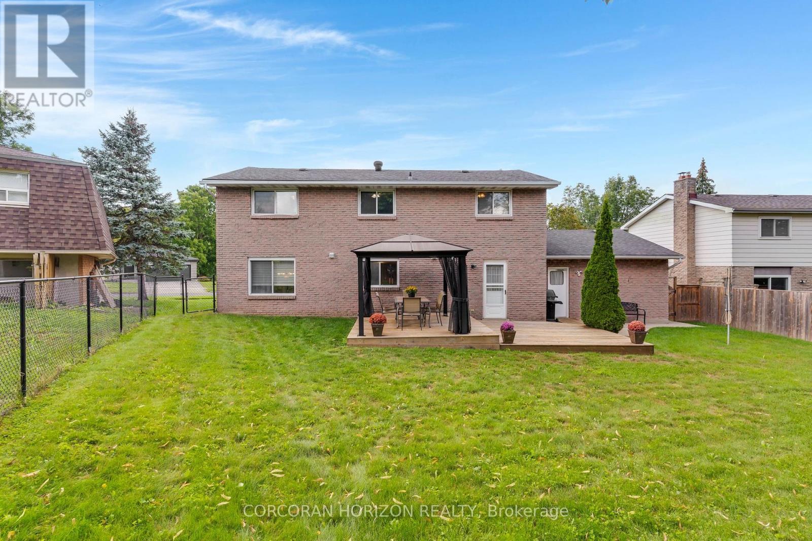 8 BLUE SPRUCE COURT - 38
