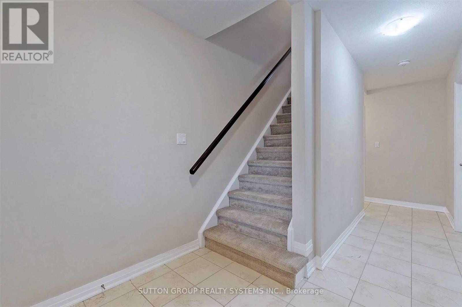 170 SOUTH CREEK DRIVE — photo 3