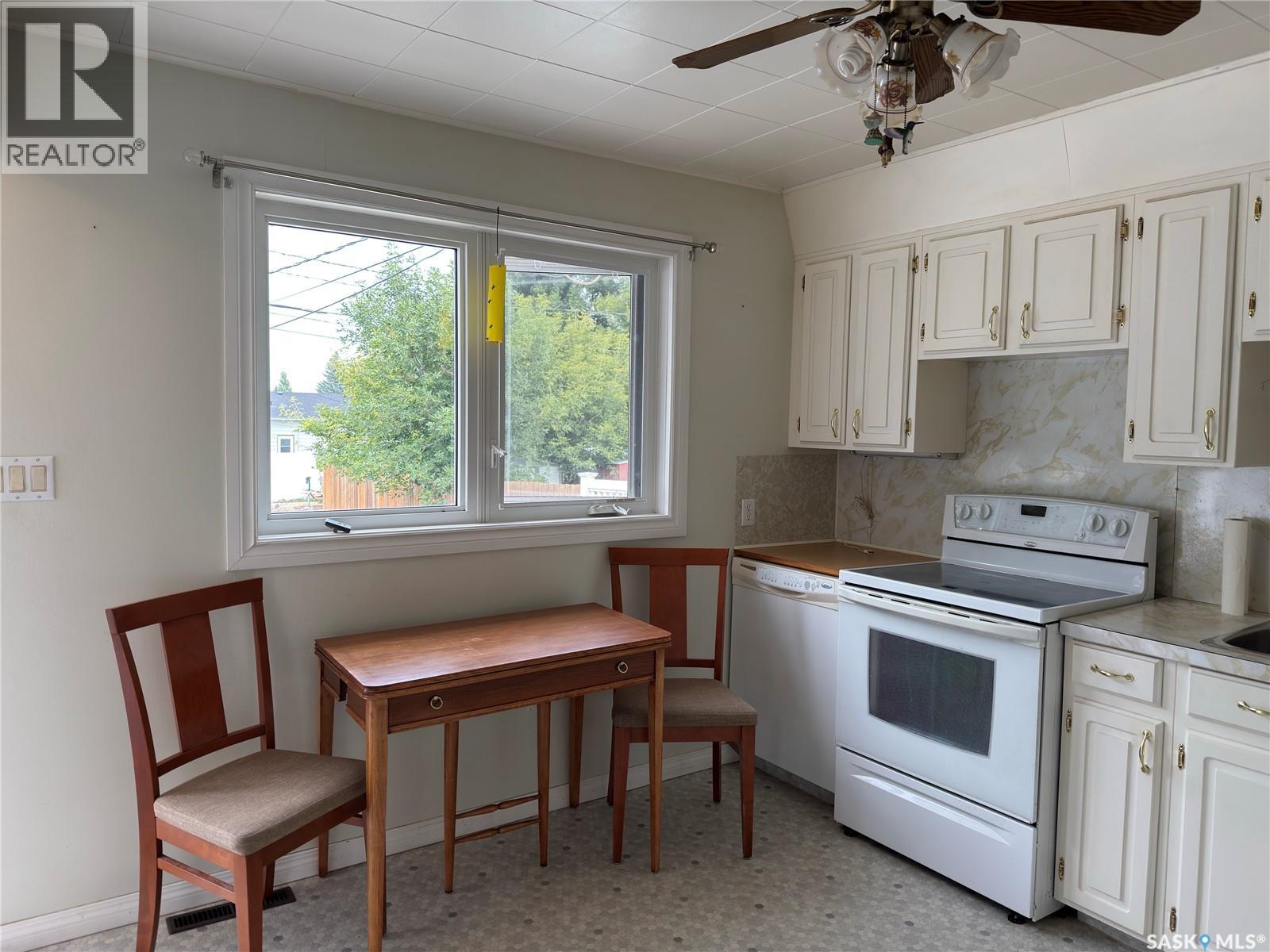 218 Downey STREET - Image 6
