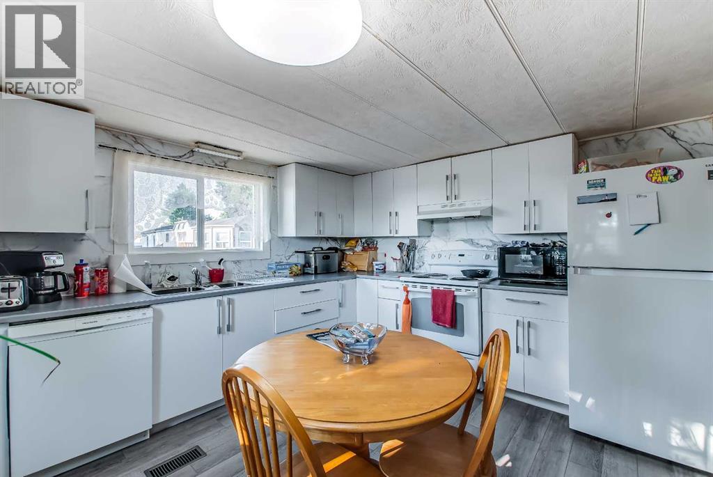 55, 4000 13 Avenue SE - 14