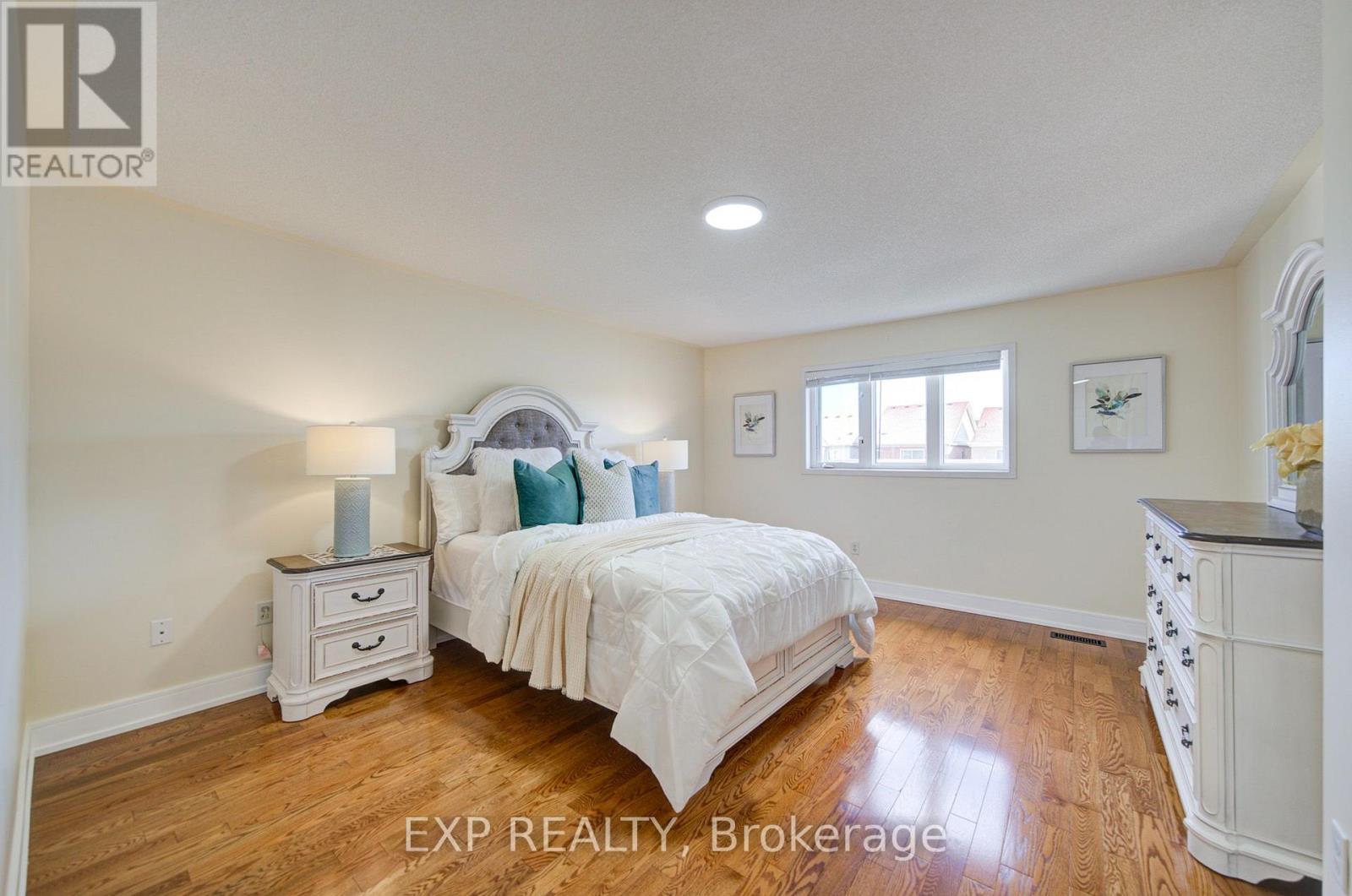 13 KENILWORTH GATE - 32