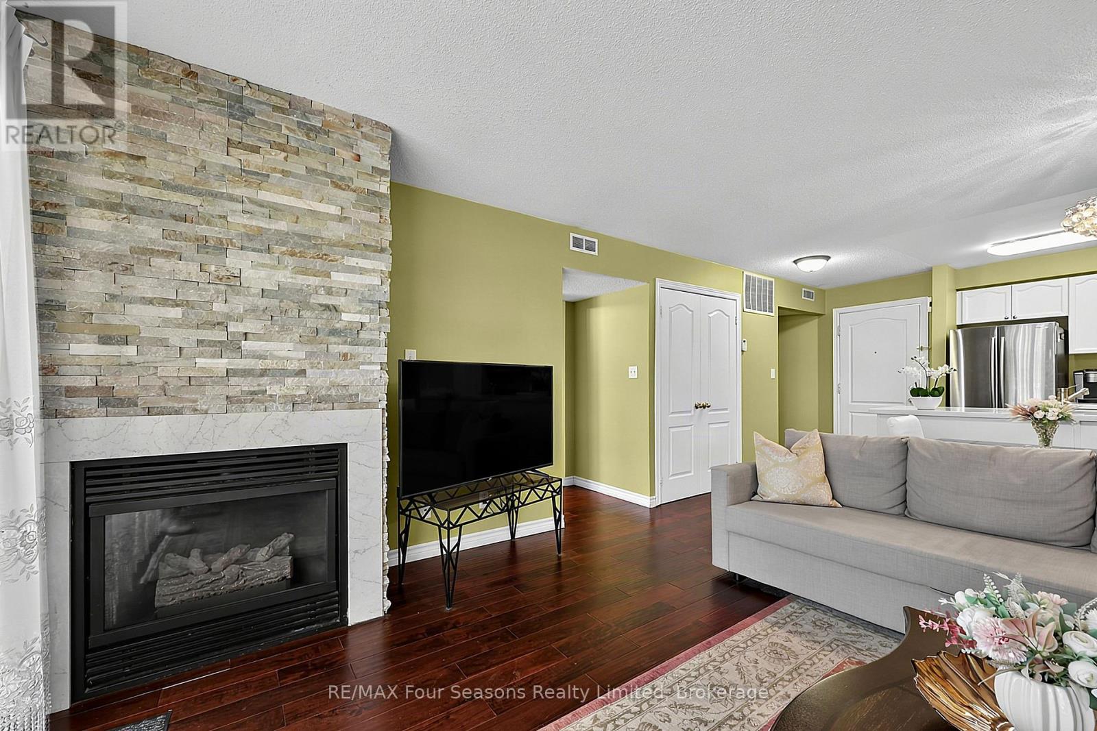 #839 34 DAWSON DRIVE - Image 4