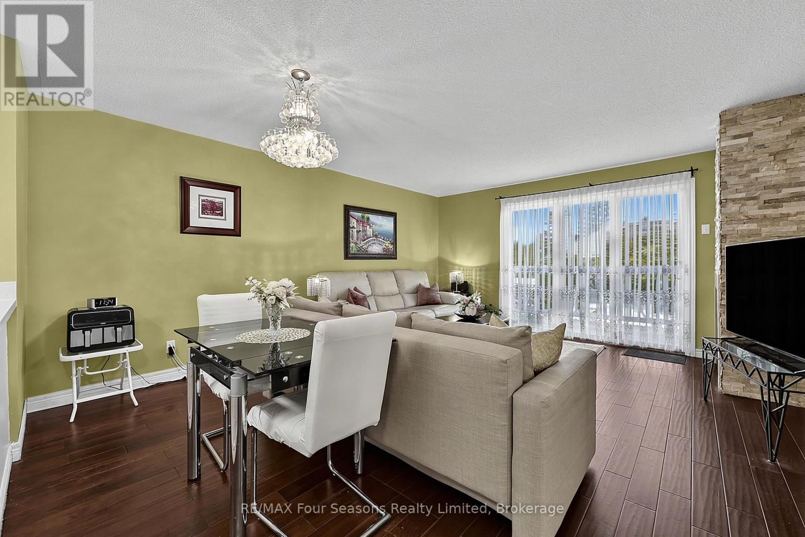 #839 34 DAWSON DRIVE - 9
