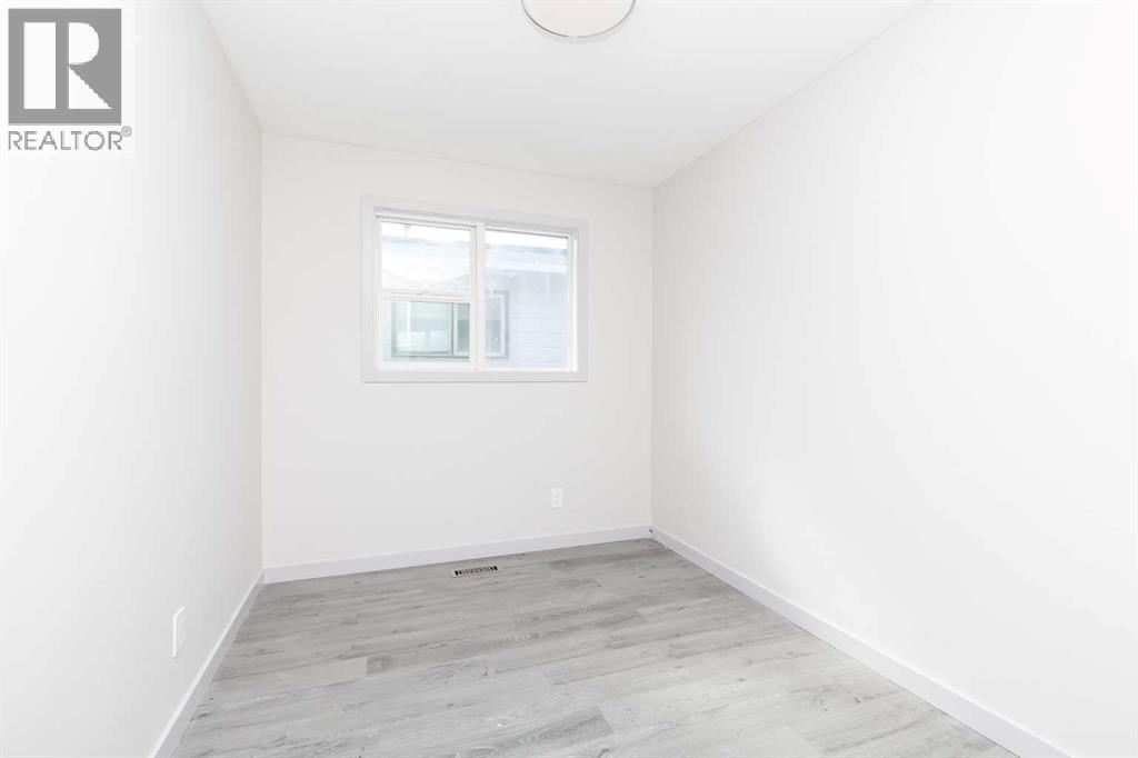 10 Cayuga Crescent W - 11