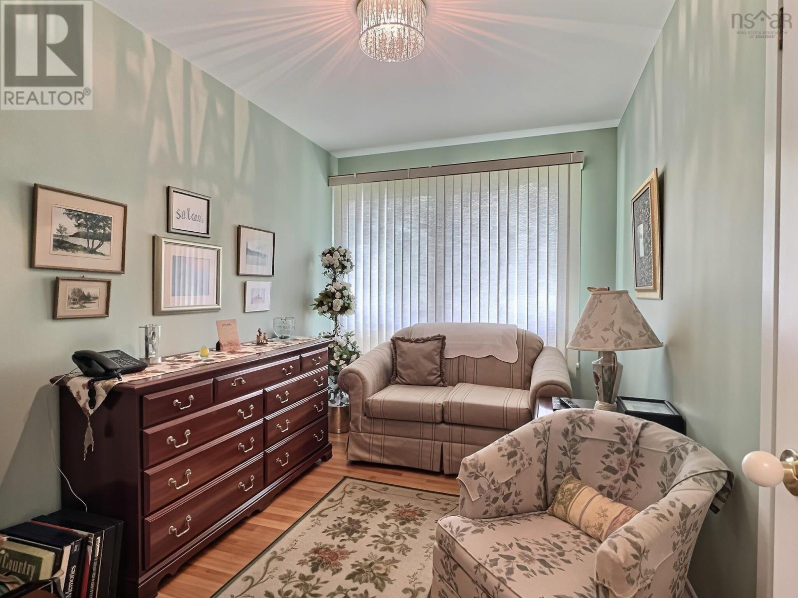 63 Lane Avenue - 14