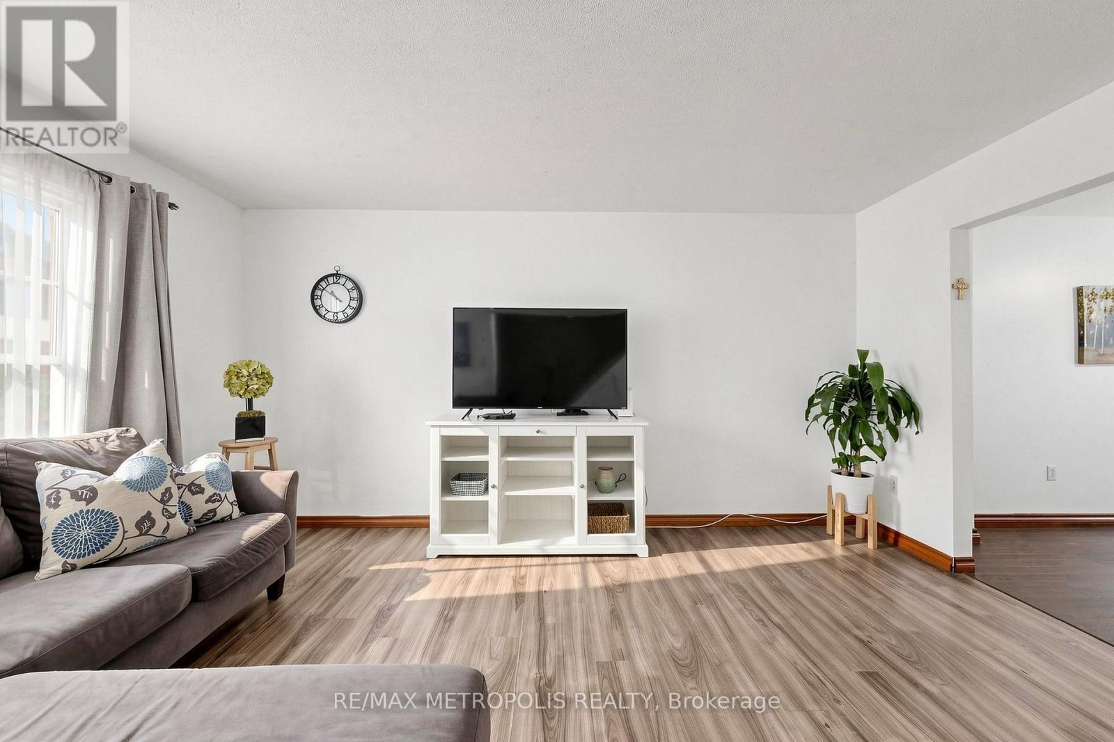 #96 580 EYER DRIVE - 8