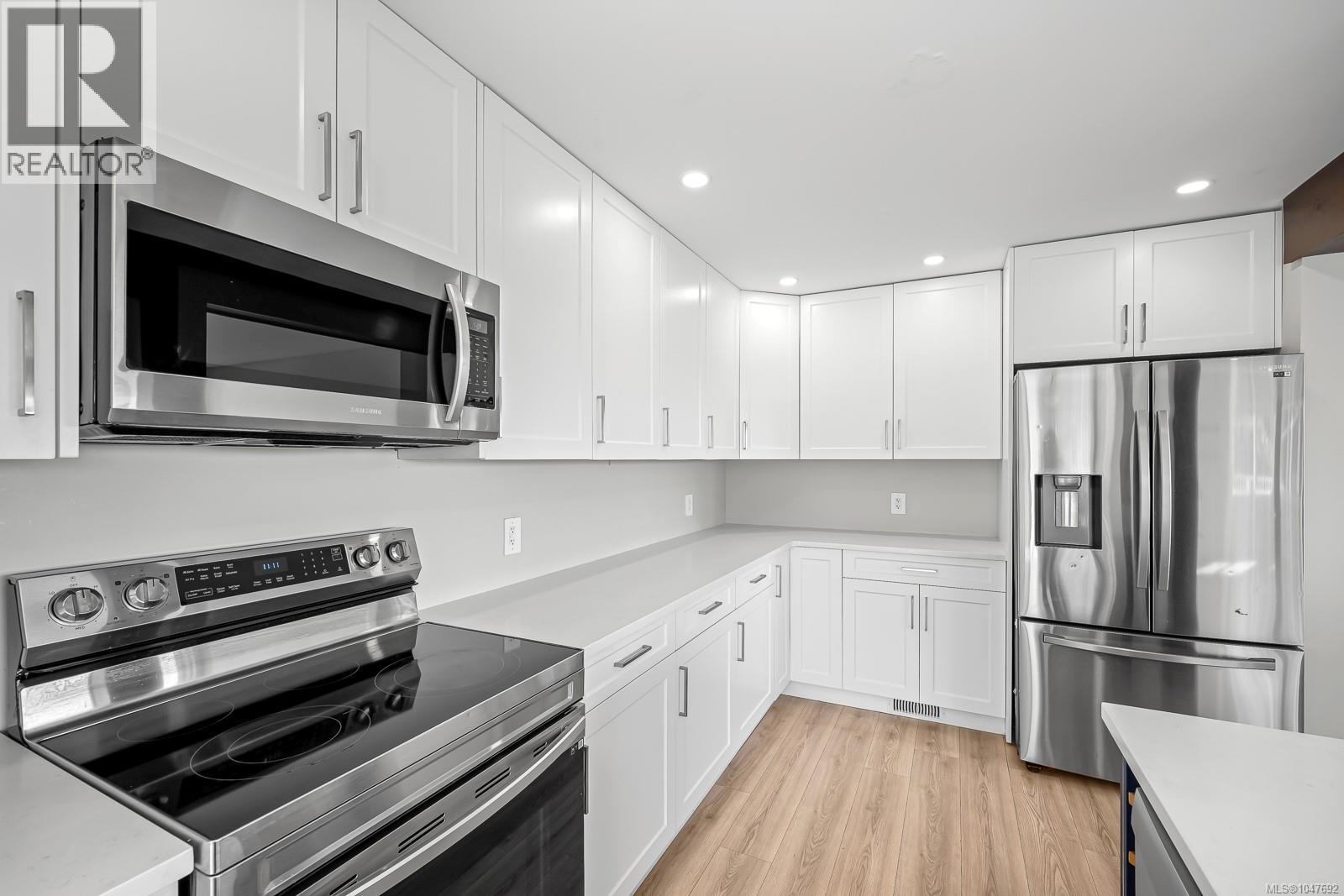 262 McLean St - Image 23