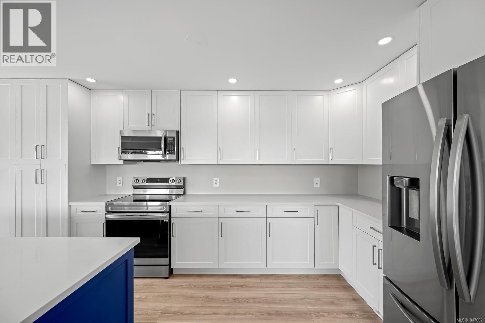 262 McLean St - 28