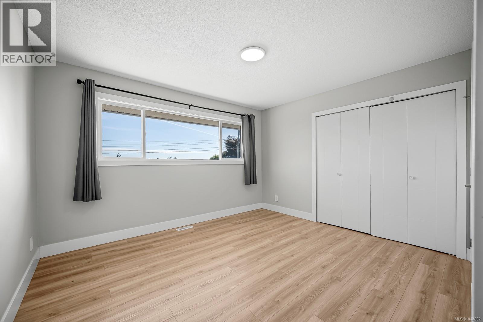 262 McLean St - Image 30