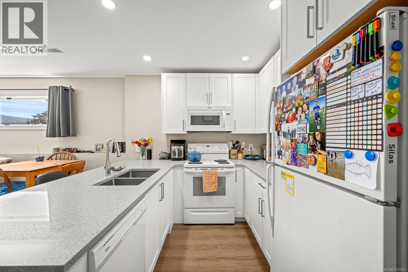 262 McLean St - Image 45
