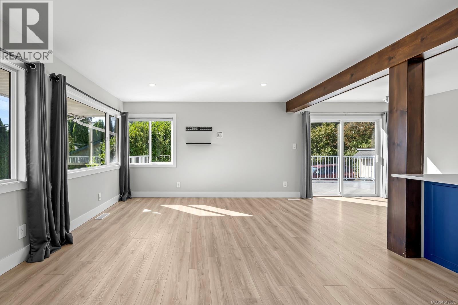 262 McLean St - Image 9