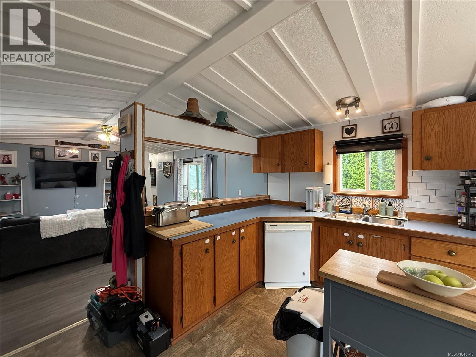 #62 5250 Beaver Harbour Rd - Image 3